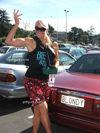 09-LisaB-car