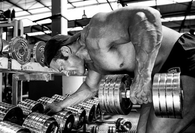 14-GregTdumbell.jpeg