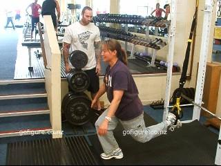 09-May-SuspenLisaBckLunge
