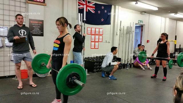 14-Diana-deadlift