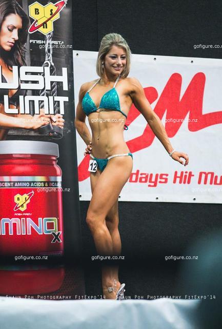 14-LisaSarahbikini