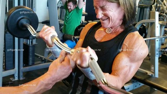 15-Janinebicep.jpg