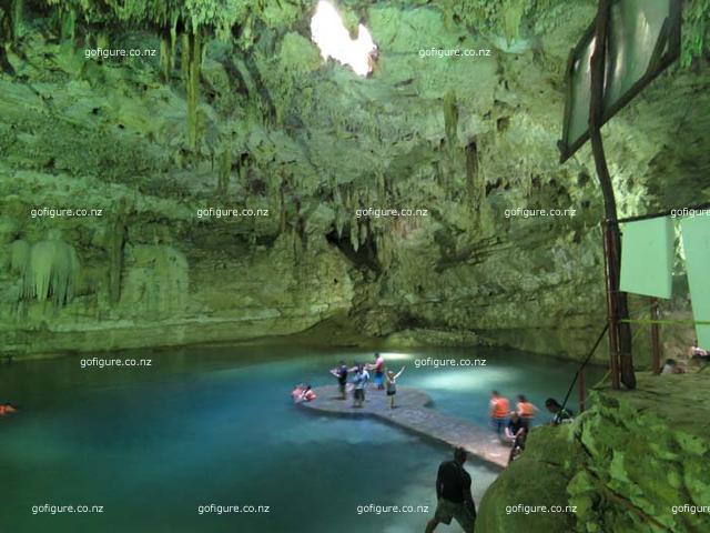 16-Lisa-cenote3.jpg