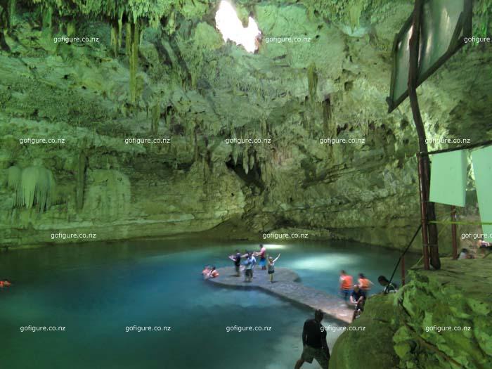 16-Lisa-cenote3.jpg