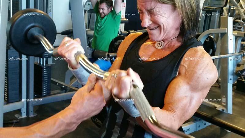 15-Janinebicep.jpg