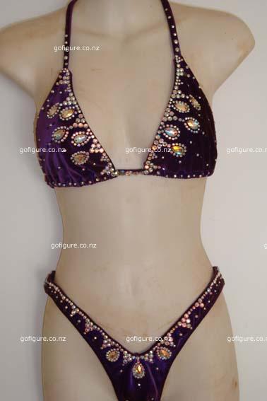09-LisaB-bikini2