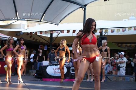 09-NatO-Bikinidiva1