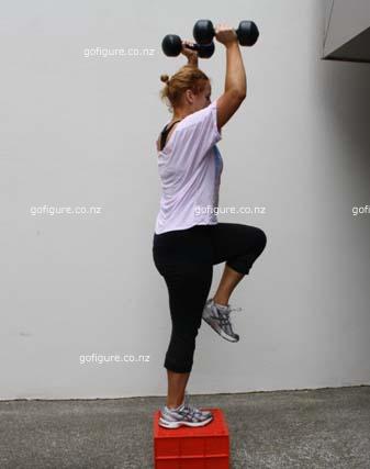 09-Superbod-Cathlunge3