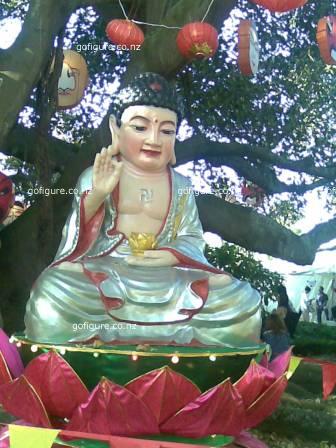 010-lanternbudha