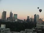 10-AusGP-MelbBalloon2
