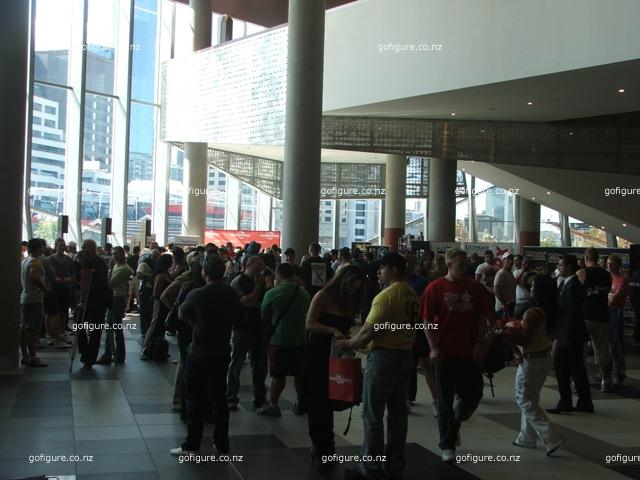 10-AusGP0-crowd