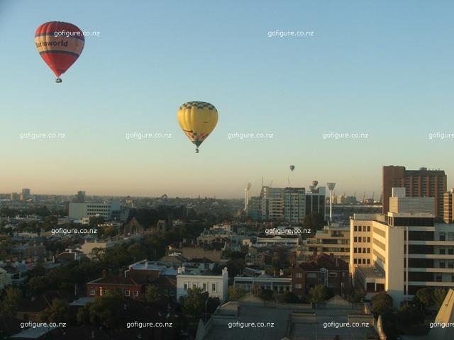 10-AusPro0-balloons