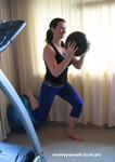 ww-Sheta-ball_lunge