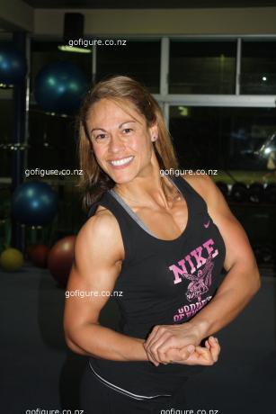 10-MichellePosing20022