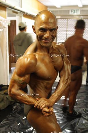10-IFBBakl0058