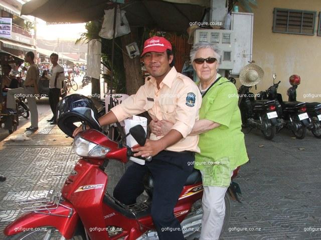 11-Cam-MumVbike