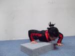 11-Nuriapushups3