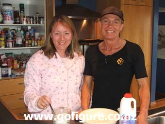 07-MareeLisaCooking-2Dec