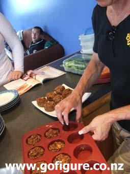 07-MareeCookingMuffins-2Dec