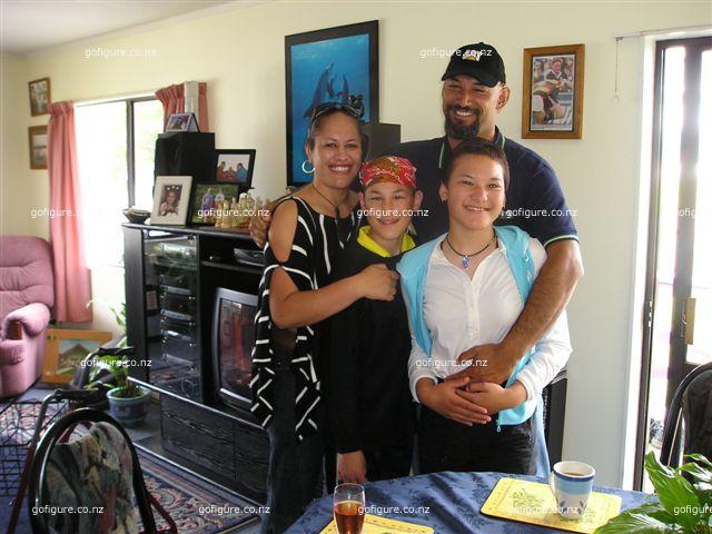 08-DamitaByrneFamily2