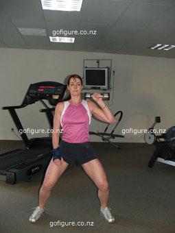 08-ExerKirstine-1armpull2