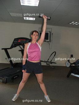 08-ExerKirstine-1armpull3