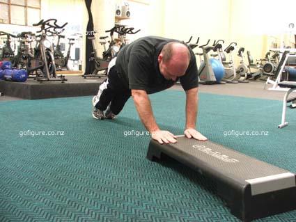 08-ExerKev-Pushupstart