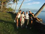 08-SamoaLisaGrpbeach