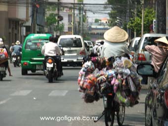 07-vietnambikeoverload