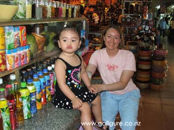 07-vietnammarketkid